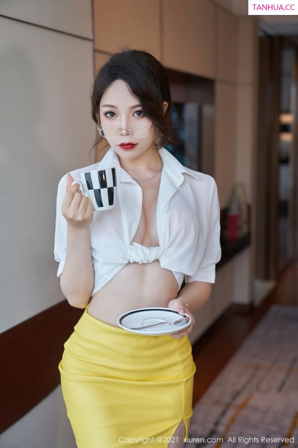 陈芝 芝芝Booty 芝芝Booty眼镜OL 严厉神情的魅力第8张图片